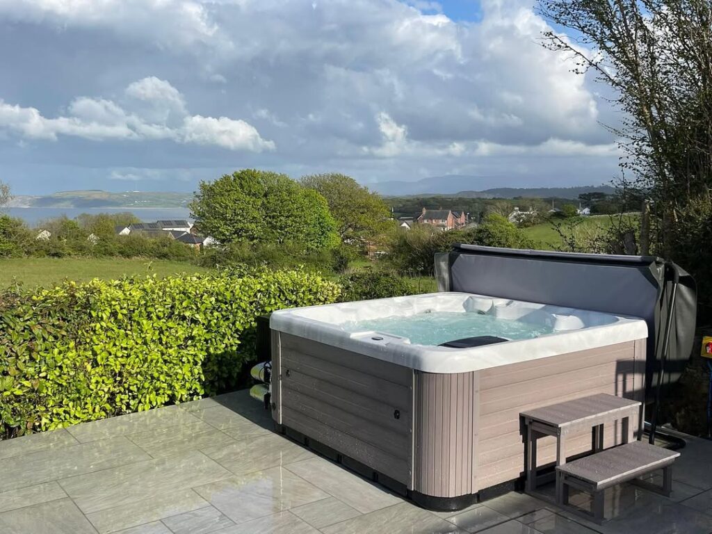 Are hot tubs expensive to run 2