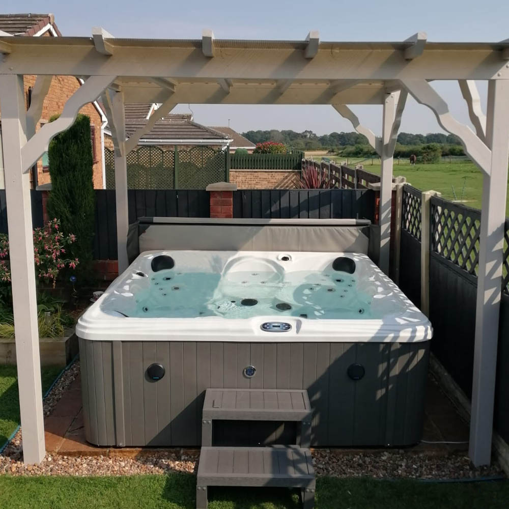 What Are the Disadvantages of Owning a Hot Tub 2