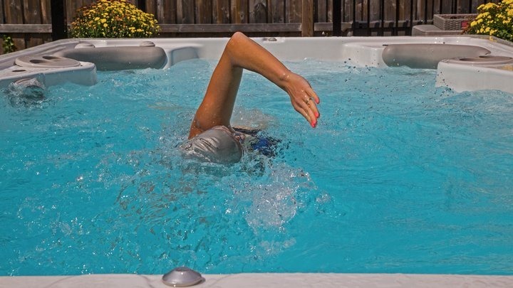What are the benefits of a hot tub 1 1