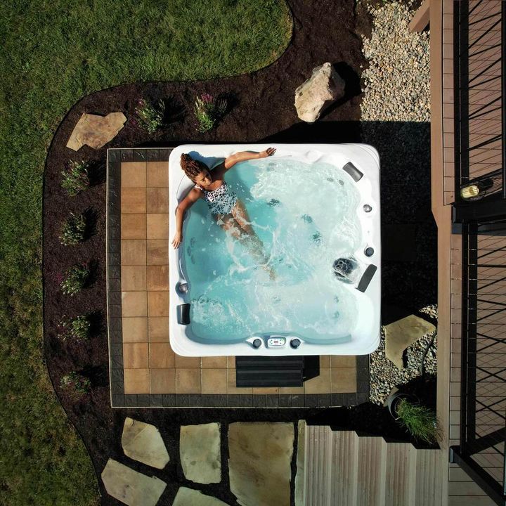 What are the health benefits of a hot tub 02