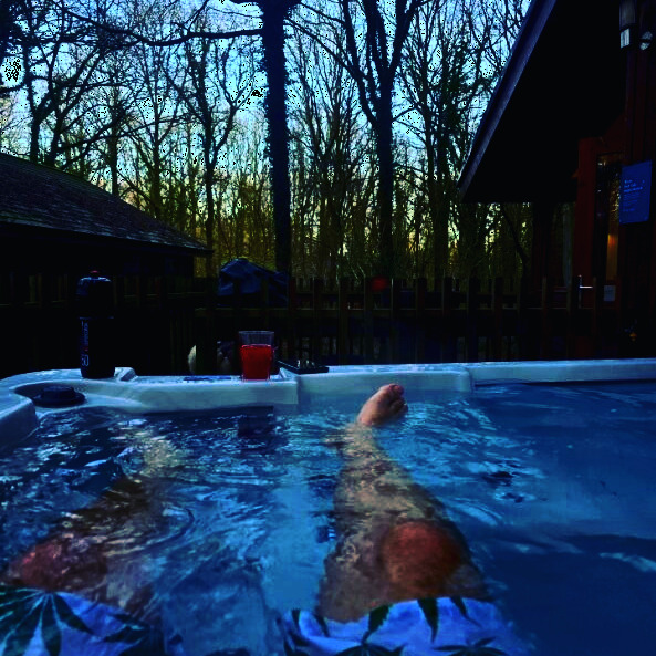 What is the difference between hot tubs and jacuzzis 02